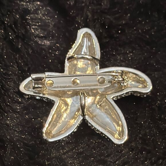 Stella & Dot Silver Tone Faux Turquoise Rhinestone Starfish Brooch Pendant - Picture 5 of 9